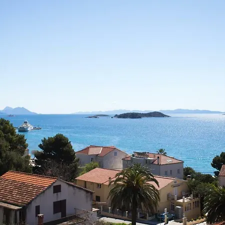 J&p Apartament Orebić