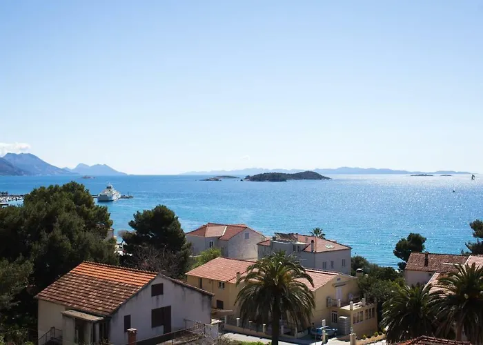 J&p Appartement Orebić